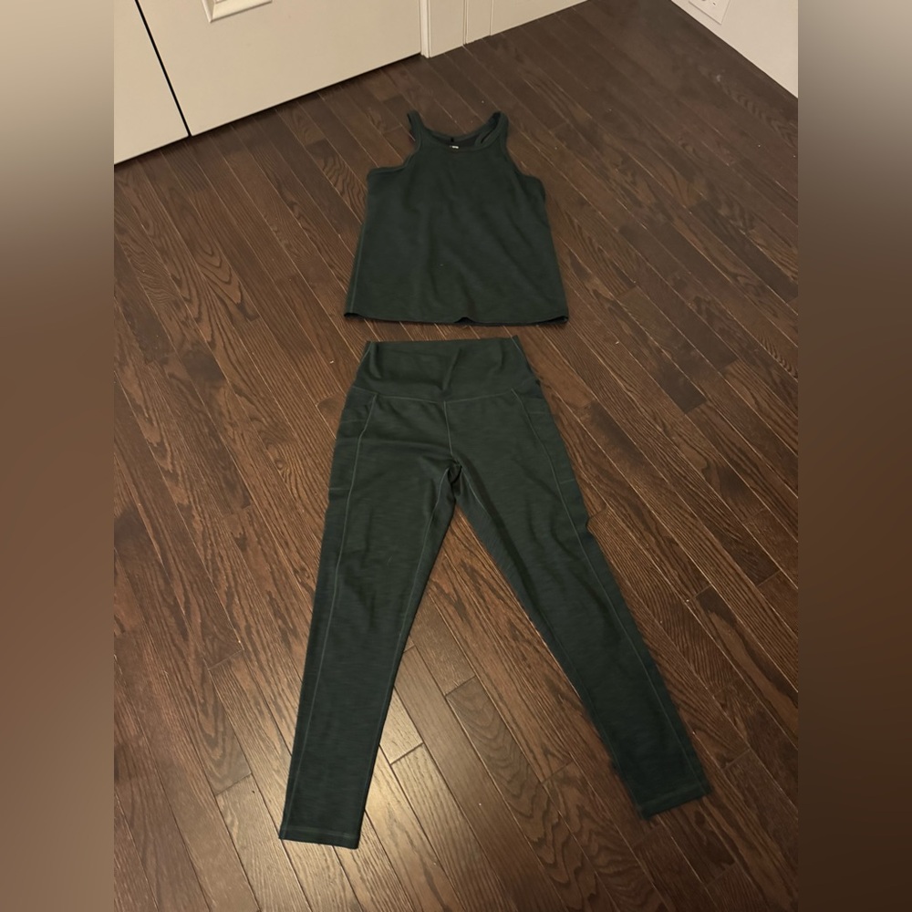 Prana Becksa set in hunter green